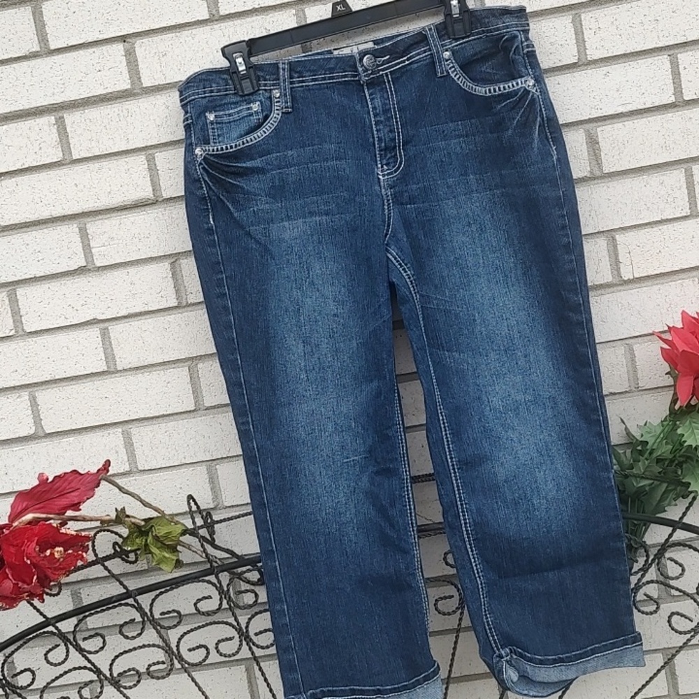 blue Jean Capris - Picture 2 of 9